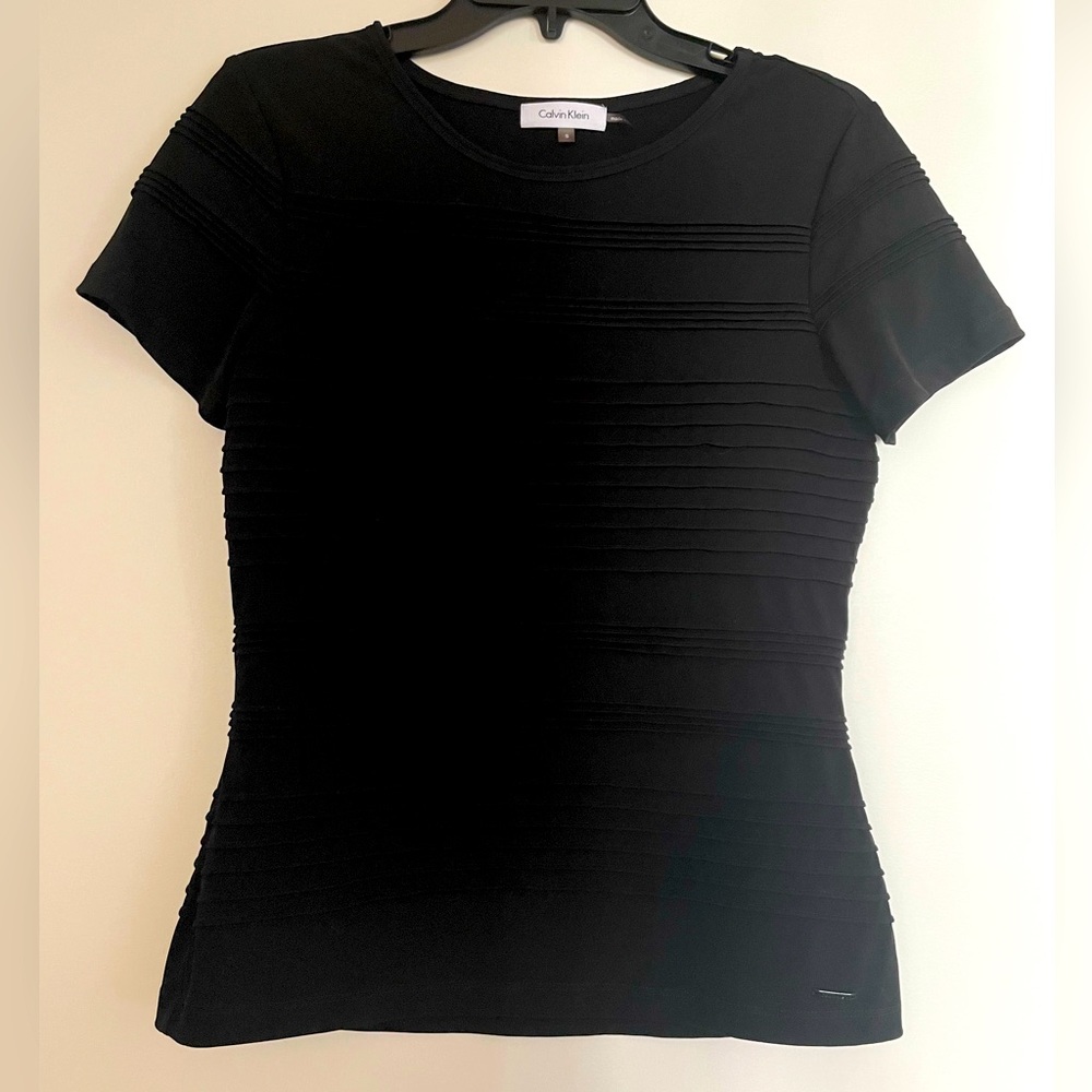 Small Calvin Klein top